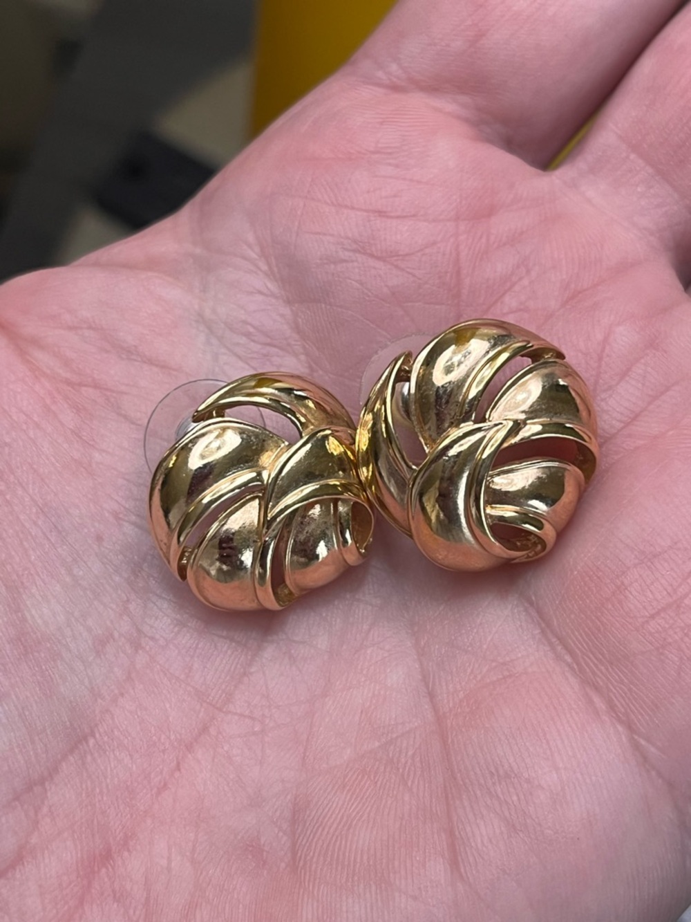 Vintage 70s - 80s Women’s SAL Swarovski Gold-Tone Swirl Earrings Jewelry